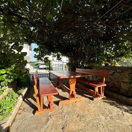 Apartmani Trlaja Vodice Esterno foto