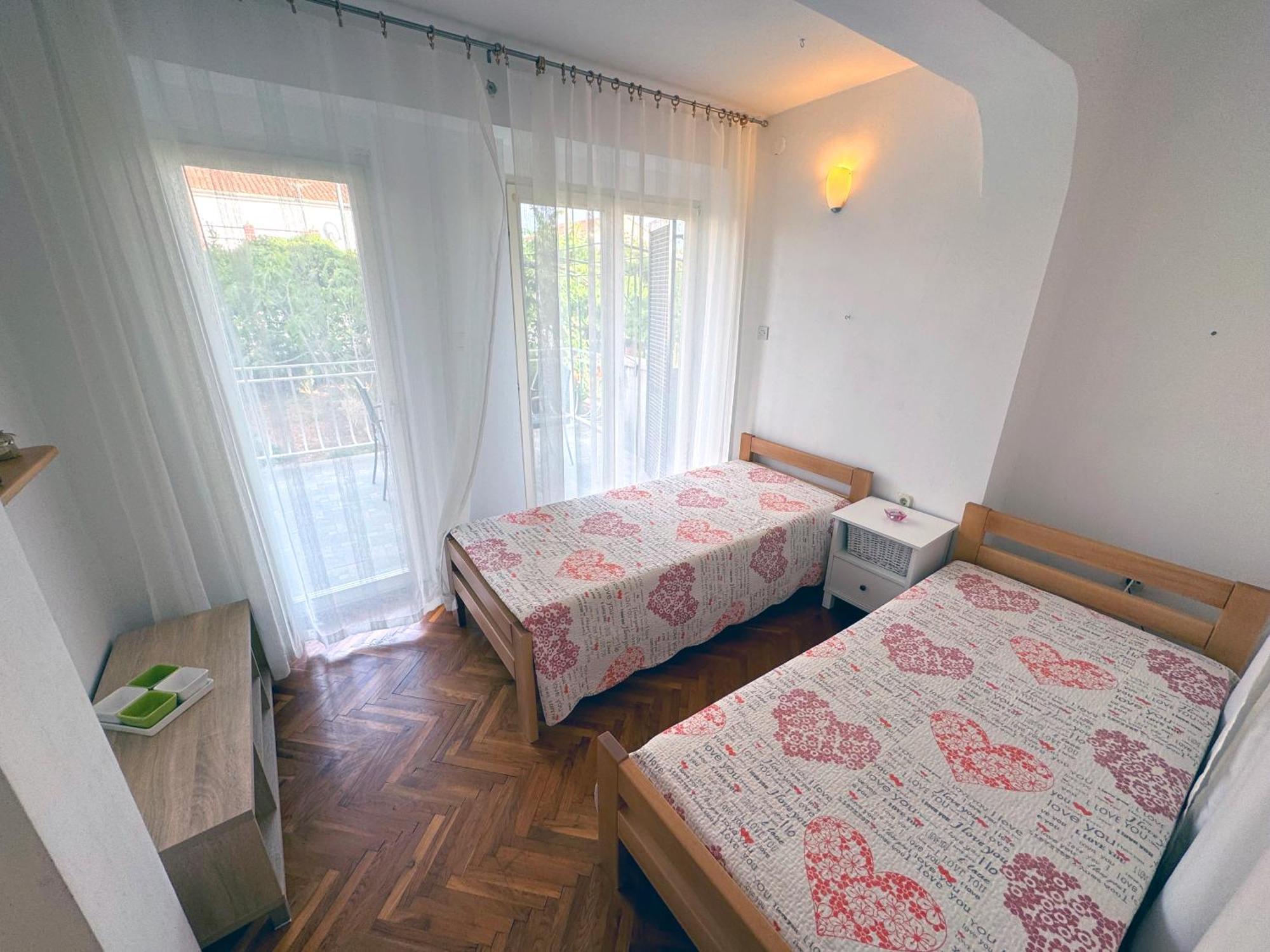 Apartmani Trlaja Vodice Esterno foto